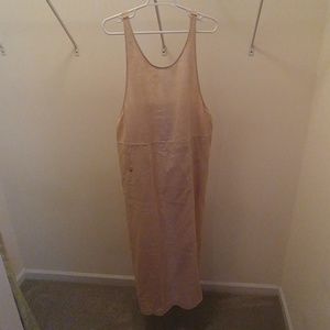 Long sleeveless dress